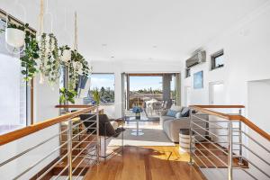 Χώρος καθιστικού στο Designer Luxury 3brd - Epic Views - South Perth