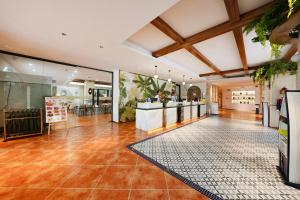 Hall o reception di Guilin O-LIVE Social Hotel -Riverside -Adjacent Elephant Hill -Pedestrian Street-Twin Towers-Mediterranean style