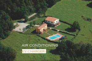 Bazén v ubytování Agriturismo La Burraia vicino a San Gimignano nebo v jeho okolí