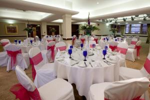 Restaurace v ubytování Norfolk Royale Hotel + 37 fotografií