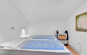 Postel nebo postele na pokoji v ubytování Holiday Home Bjerregårdsvej Hvide Sande Ds Denm