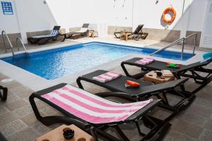 Bazén v ubytovaní Hostal Boutique Bajamar alebo v jeho blízkosti
