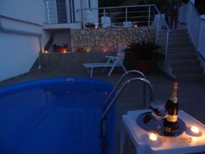 Bazén v ubytování Luxury apartment Prestige Villa Bellevue nebo v jeho okolí
