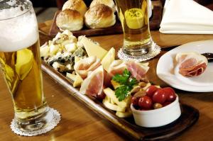 Comida no hotel ou em algum lugar perto