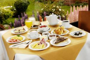 Comida no hotel ou em algum lugar perto