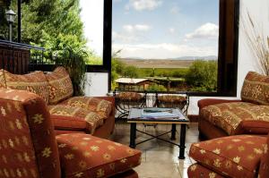 Uma área de estar em Hotel Sierra Nevada