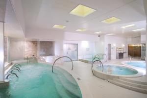 Der Swimmingpool an oder in der Nähe von Hotel Emisia Sapporo