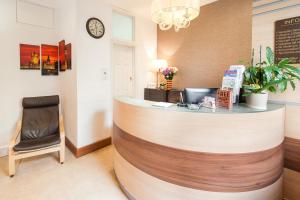 Gambar di galeri bagi Fairway Hotel di London