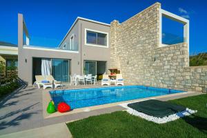 Bazén v ubytovaní Plakias Seaside Residences alebo v jeho blízkosti