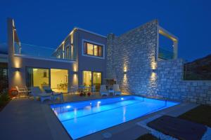 Bazén v ubytovaní Plakias Seaside Residences alebo v jeho blízkosti