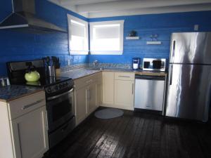 Imagen de la galería de The Old Salt Box Co. - Aunt Glady's, en Fogo