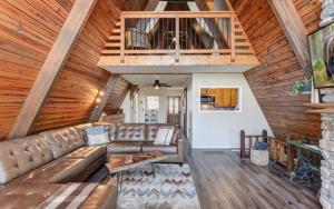 Posezení v ubytování Cozy Days Hideaway - Modern rustic vibes mountain views