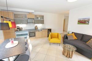 Küche/Küchenzeile in der Unterkunft Villa Salus Whg 5 Auszeit - mit 2 Bädern und Balkon