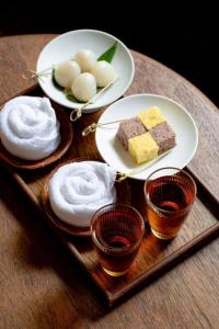 Makanan di atau berdekatan hotel