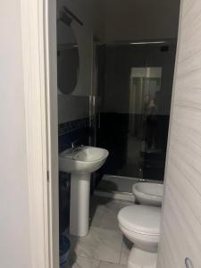Un baño de International Hotels