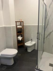 Un baño de International Hotels
