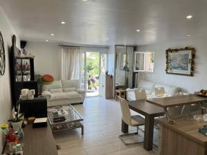O zonă de relaxare la Family Villa SMB