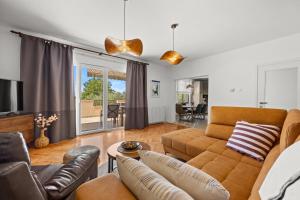 Posezení v ubytování Holiday Home with pool and garden
