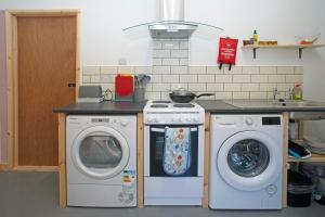 Kuchyň nebo kuchyňský kout v ubytování Scenic Pet Friendly Pod in Talybont Aberystwyth