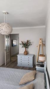 Ένα ή περισσότερα κρεβάτια σε δωμάτιο στο Elkonu street apartment
