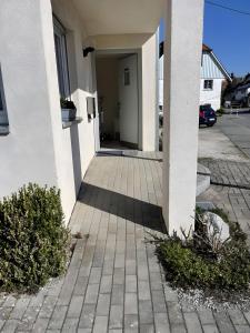 Budova, kde se apartmán nachází + 1 fotografie