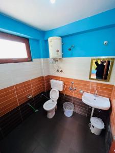 Koupelna v ubytování Non Stop Cafe Hostel & Stay + 95 fotografií