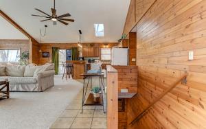 Gallery image of Starcross Summit - Sunny spaces gorgeous views in Jasper