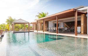 Bazén v ubytování Luxury Villa with Ocean View in Lurin nebo v jeho okolí