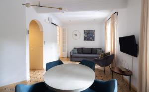 TV a/nebo společenská místnost v ubytování Stay U-nique Apartments Floridablanca