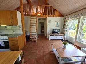 Kuchyň nebo kuchyňský kout v ubytování Gärdsholmens Skärgårdshemman "Boken" + 28 fotografií