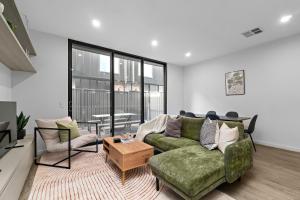 Χώρος καθιστικού στο Modern 3 Bedroom Townhouse Near Adelaide with Workspace and Parking +33 φωτογραφίες