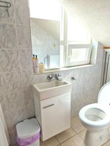 Ein Badezimmer in der Unterkunft Villa Dusper