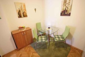 Posezení v ubytování One-Bedroom Apartment in Crikvenica 27