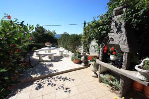 Zahrada ubytování One-Bedroom Apartment in Crikvenica 27