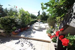 Zahrada ubytování One-Bedroom Apartment in Crikvenica 27