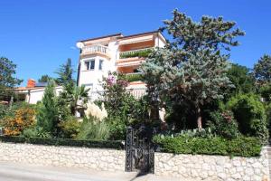 Zahrada ubytování One-Bedroom Apartment in Crikvenica 27
