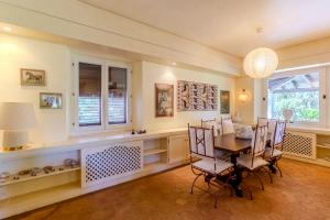 Φωτογραφία από το άλμπουμ του Luxury Villa Flaminia, 50 mt from the beach σε Santa Margherita di Pula