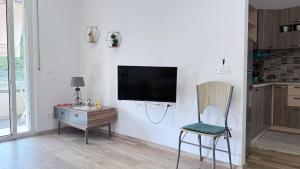 TV a/nebo společenská místnost v ubytování Vala Mar Apartments by Four C