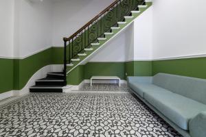 O zonă de relaxare la Stylish 3BR Cardiff Apt with Balcony and Parking!