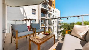 Balkón nebo terasa v ubytování Seaside Apartments Baltica Tower with Gym, Sauna & Parking