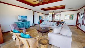 Sjónvarps- og/eða afþreyingartæki á ❤PiH❤ OCEAN BREEZE Panoramic Ocean View Mauna Kea Resort Optional Privileges