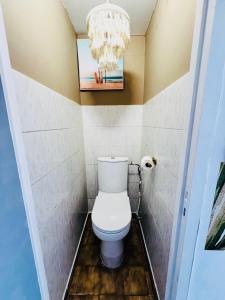 Koupelna v ubytování Vue Mer et à 20m de la plage Parking SEALECQUES + 8 fotografií