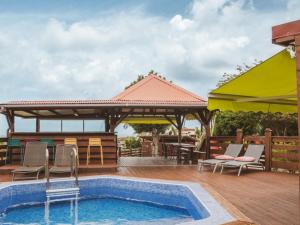 Domaine de Meilly - M&P Concept Tipis Vue mer 내부 또는 인근 수영장 사진 3개 이상