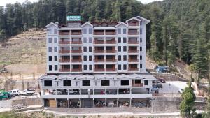 Nespecifikovaný výhled na hory nebo výhled na hory při pohledu z hotelu