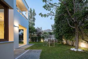 A garden outside Villa Elesia