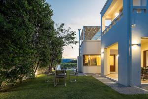 A garden outside Villa Elesia