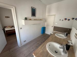 Ένα μπάνιο στο Dock Suites