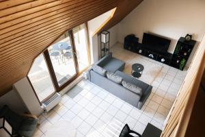 Χώρος καθιστικού στο Grosse Galerie-Wohnung Airport Messe Stuttgart - Balkon - Parkplatz
