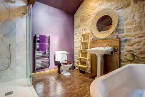 Et badeværelse på Coach Cottage Northumberland + 42 billeder