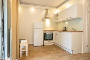 Köök või kööginurk majutusasutuses Urban Studio with Queen-Size Bed, Self Check-in